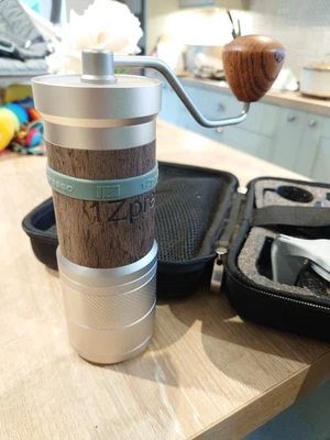 1Zpresso JE-Plus Manual Coffee Grinder for Espresso Makers - Image 1 of 4
