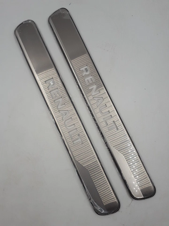 Pareja de umbrales de puerta iluminados Renault Arkana originales y nuevos - Imagen 2 de 4