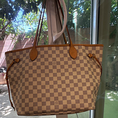 Louis Vuitton Neverfull Damier Azur Tote Beige/White Shoulder Strap Gold HW