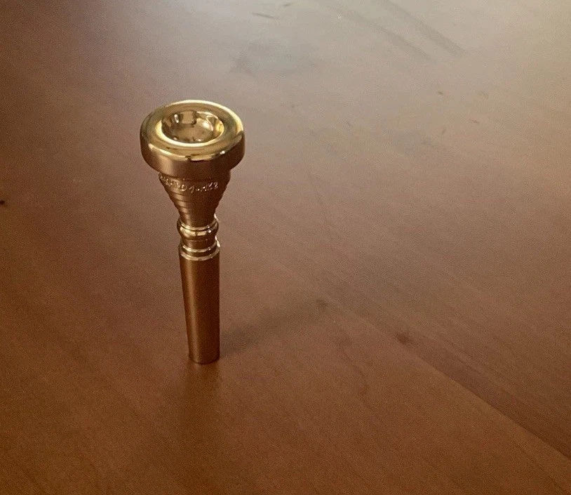 Boquilla trompeta Yamaha EM1-MK2 Eric Miyashiro Signature - chapada en oro Foto 3 de 4