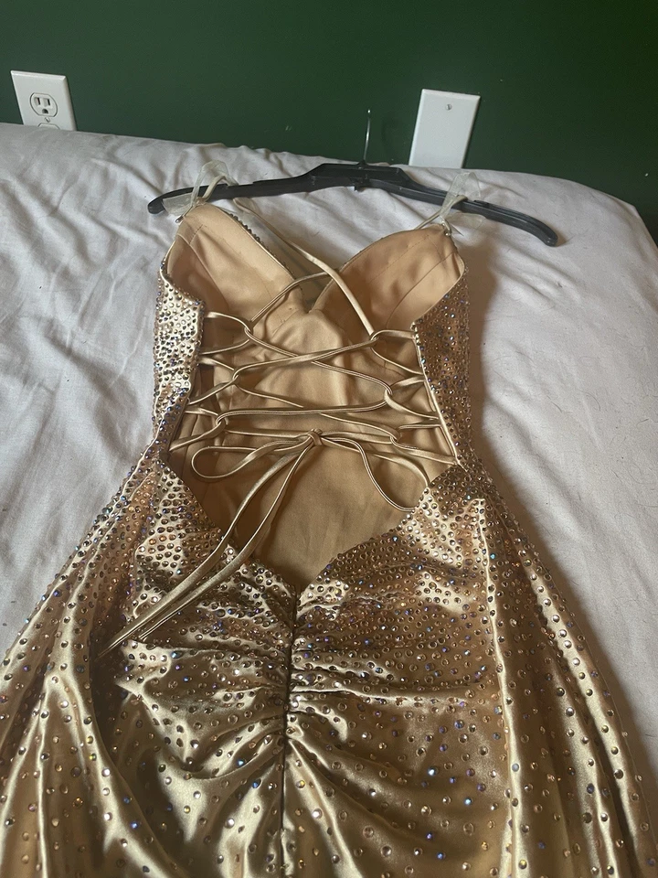 Vestido formal dorado para mujer, estrás - adornado, dorado satinado - talla 2 USADO UNA VEZ Foto 2 de 4