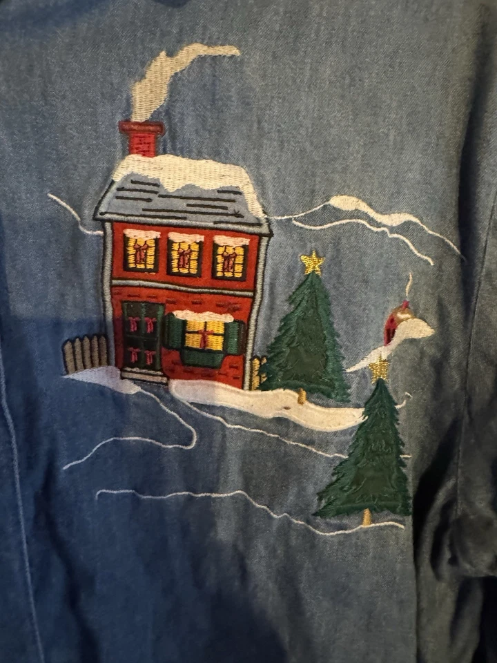 VTG Karen Scott Denim Button-up Embroidered Christmas Shirt Medium Snow House - Image 4 of 4