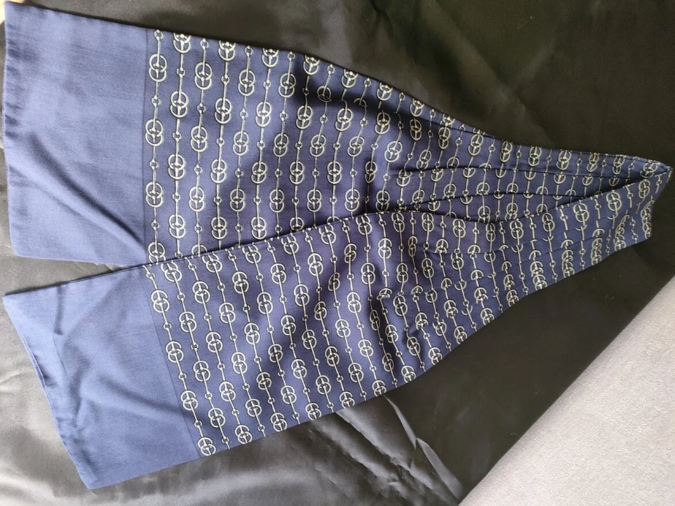 HERMES Paris Auth. Corbata Bufanda Ascot Seda 100% Patrón Horsebit Azul Marino De Colección Foto 3 de 4