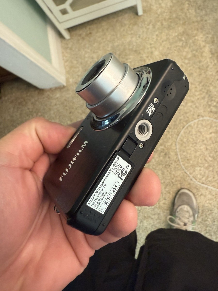 FUJIFILM FINEPIX J38 BLACK Digital COMPACT Camera 12.2MP - FULLY