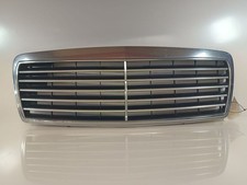 Calandre Mercedes 210