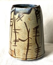 Formschöne Studiokeramik Vase Pinseldekor Ja...