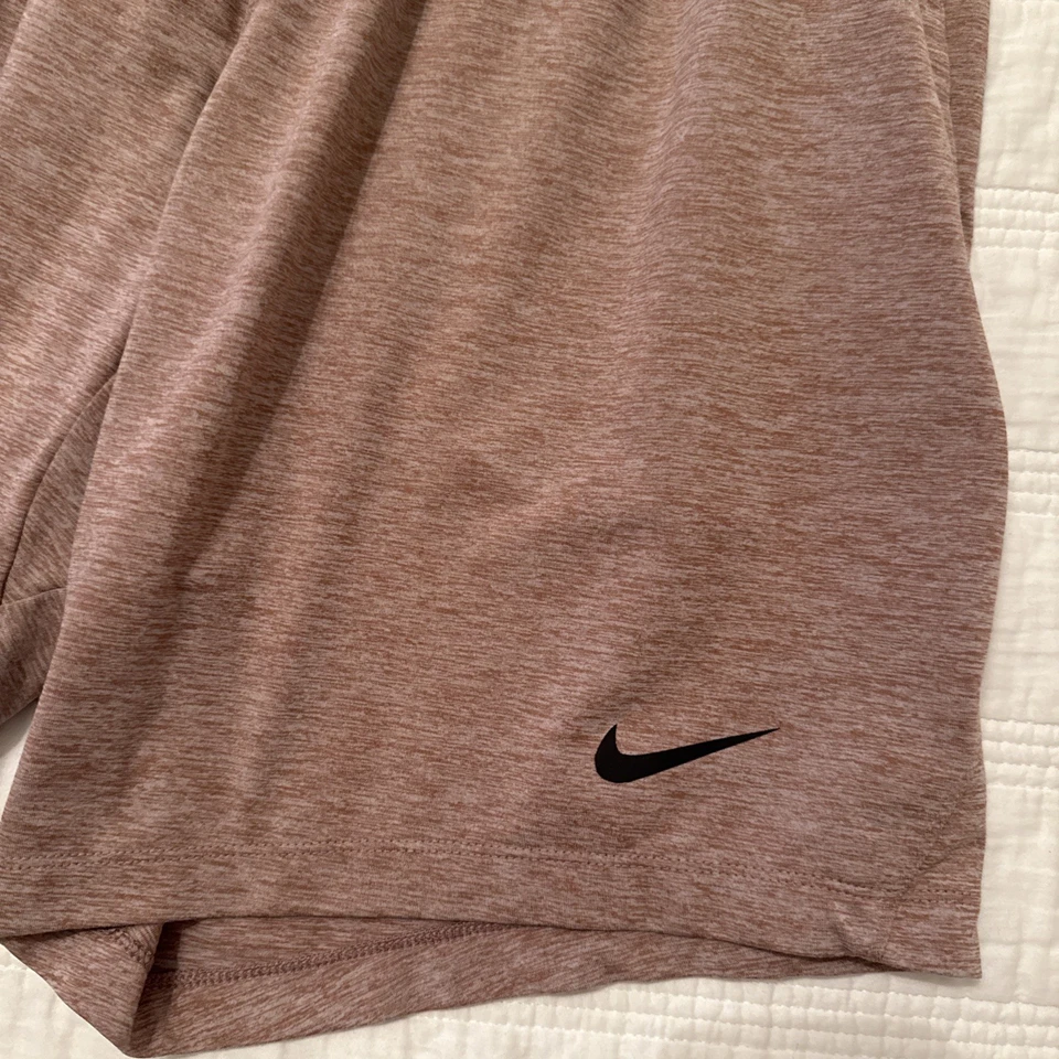 Pantalones Cortos Nike Yoga Dri-FIT Para Hombre Grandes Rosa Brezo Atléticos Ligeros Elastizados Foto 2 de 4