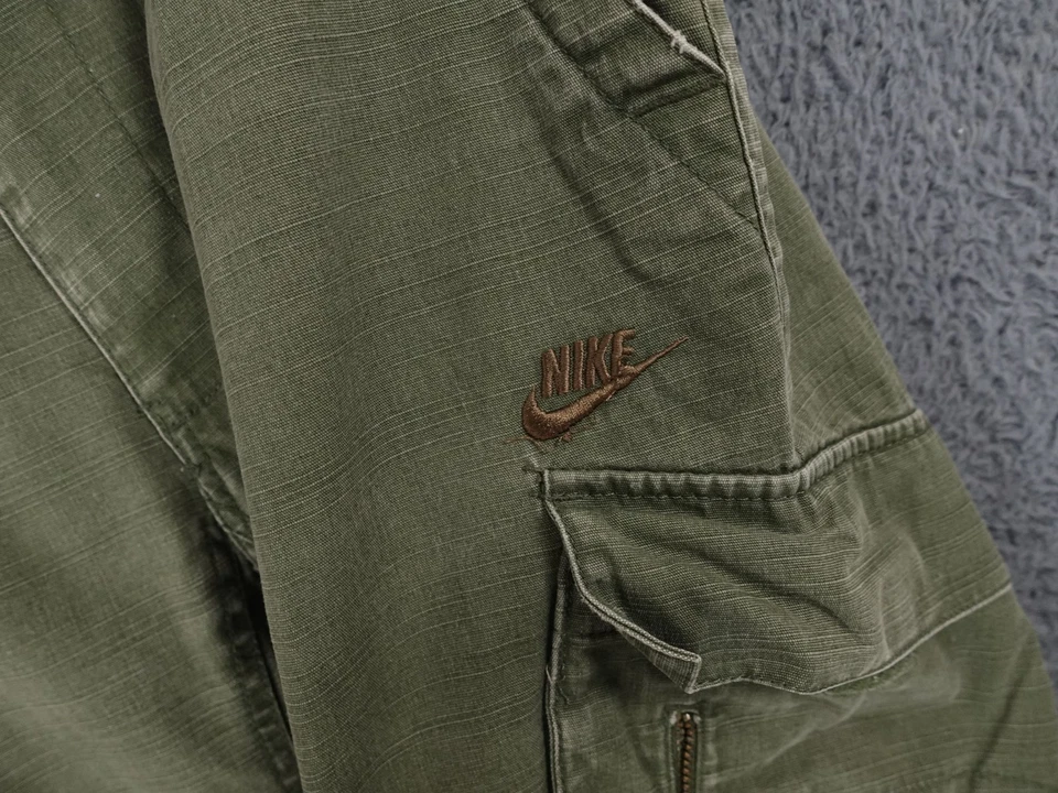 Pantalones cargo vintage Nike para hombre pequeños verdes caqui combate militares retro Y2K Foto 3 de 4