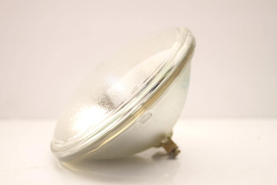 GE 100PAR46 60V  100W HEADLIGHT - Image 3 of 4