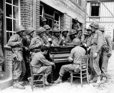 WWII B W Photo US Soldiers Piano in Street WW2 World War Two US Army / 1026