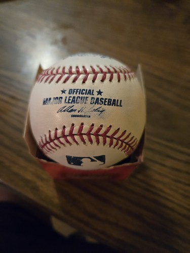 Cliff Lee Autographed Mlb Baseball Indians And Phillies Jsa - Picture 2 of 3