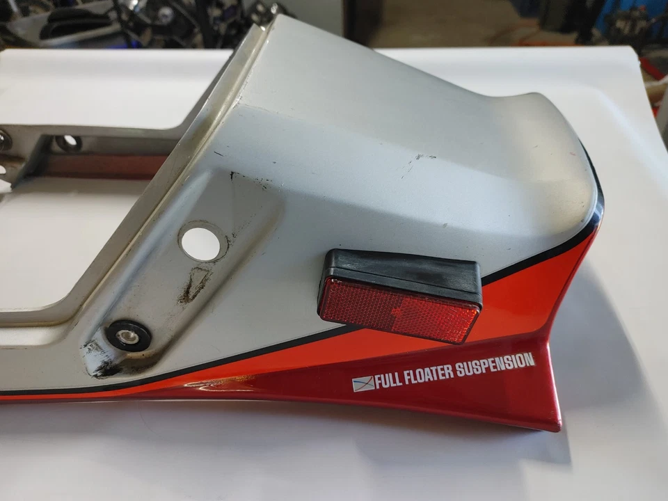 Cubierta de asiento trasero para Suzuki GS550ES 1983 455510-43410-88D Foto 2 de 4