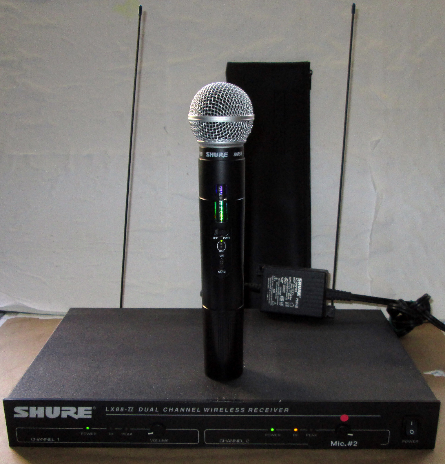 SHURE LX88IIG, LX2CG 186.200MHz SM58 Wireless Handheld Microphone