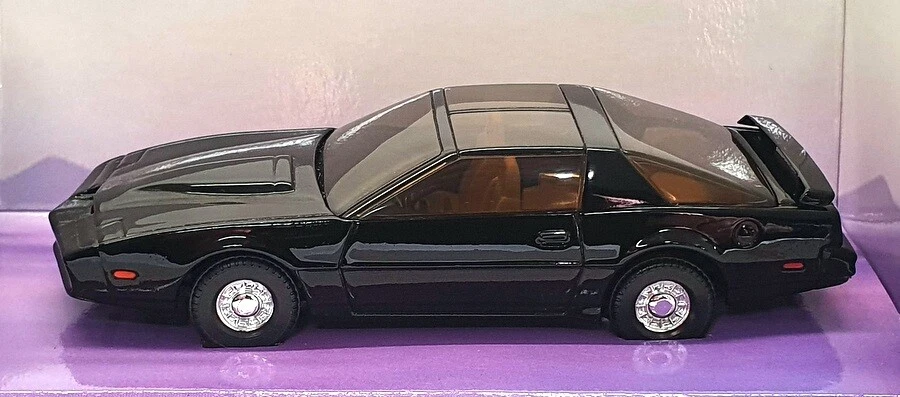 Corgi 1/36 Scale CC05601 - Pontiac Trans Am KITT Knight Rider + Figure - Black - Image 3 of 4