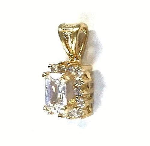 Colgante con halo de diamantes y centro de 2/5 circonitas corte esmeralda de oro amarillo de 14 quilates P486 Foto 2 de 3