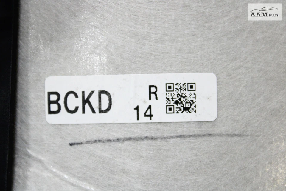 MAZDA 3 2019-2021 MALETERO TRASERO LADO DERECHO MOLDURA PANEL NEGRO OEM Foto 4 de 4