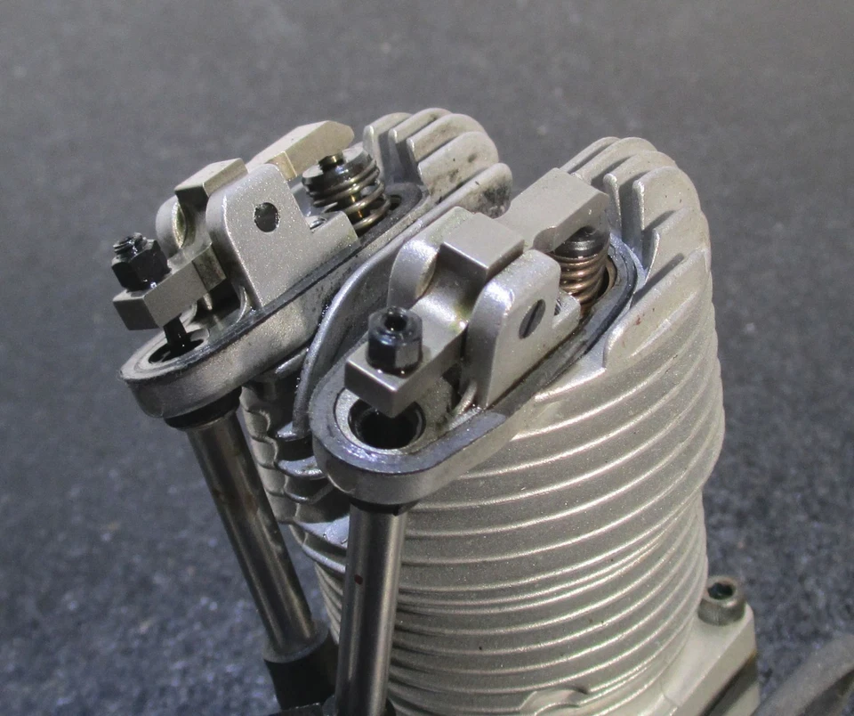 SAITO FG-14/82 13.5cc 4-cycle gasoline engine with muffler for R/C airplane Used - Image 2 of 4