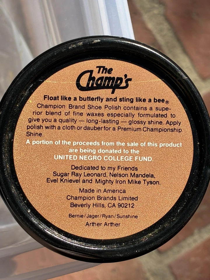 LATA: Zapato de colección Muhammad Ali Premium pulido foto de un joven Ali, lata de 2,75" Foto 3 de 4