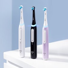 Oral-B iO4 Matte Black Electric Toothbrush 6