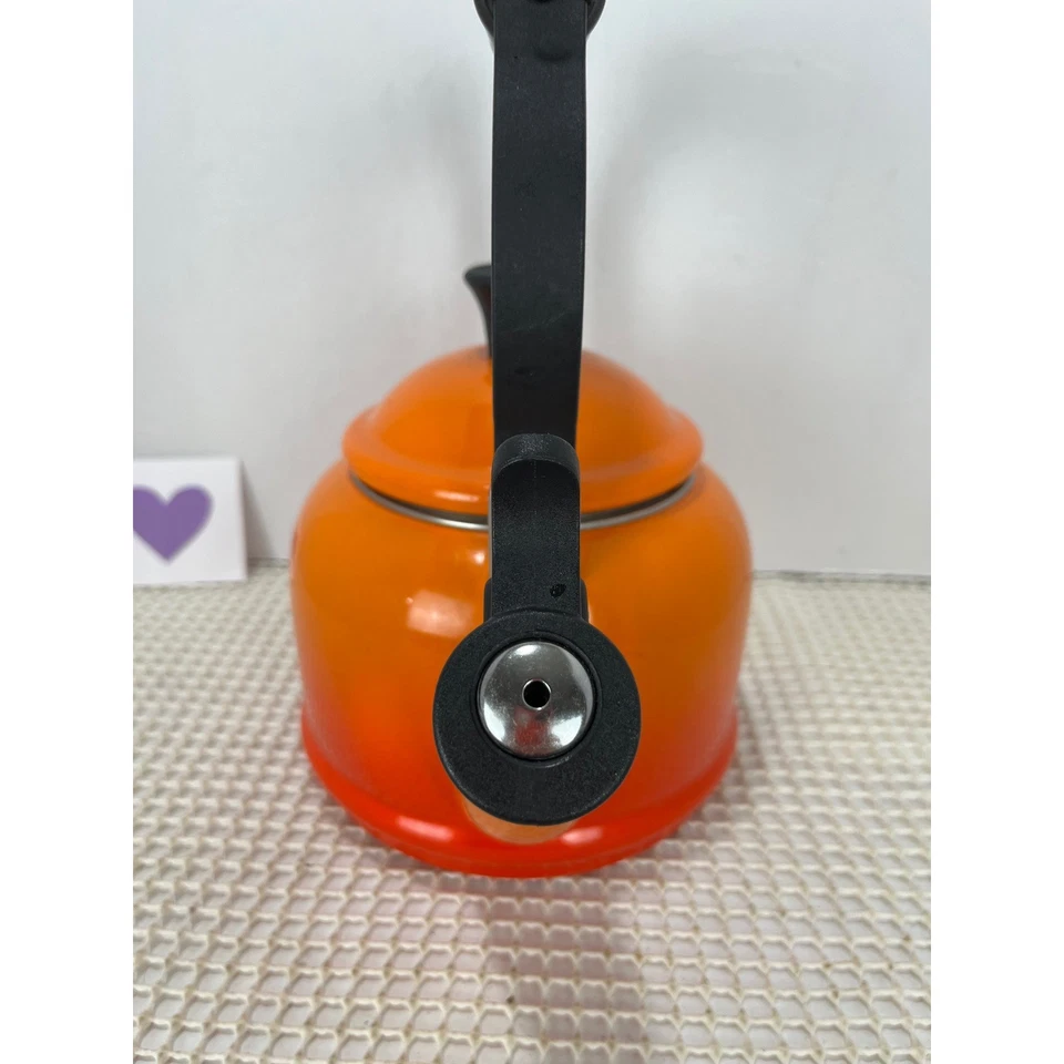 Le Creuset Demi Hervidor Esmalte Naranja Silbador Estufa 1.1L 1.25Qt Bueno Foto 3 de 4