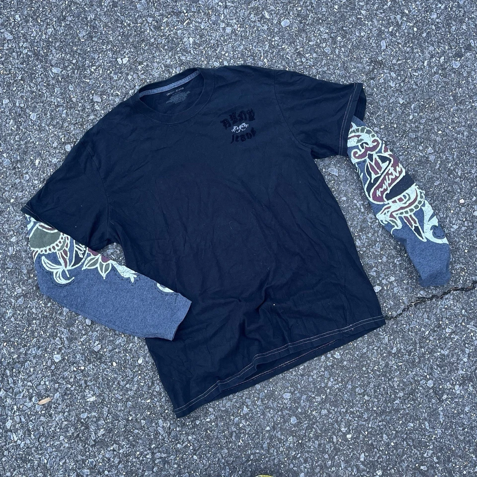 Y2K DKNY Long Sleeve Graphic Tee Affliction Style Tattoo Sleeve Shirt Size M - Image 4 of 4