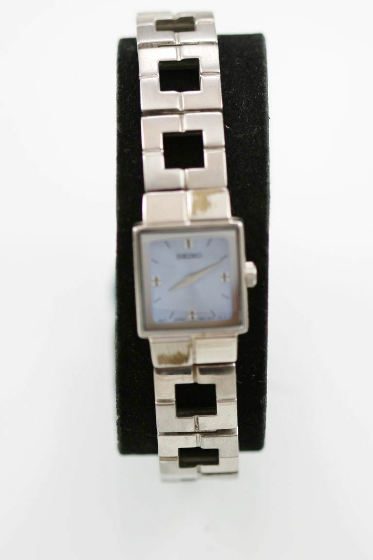 Seiko Women Watch Stainless Steel Silver Water Resistant  display picture 1