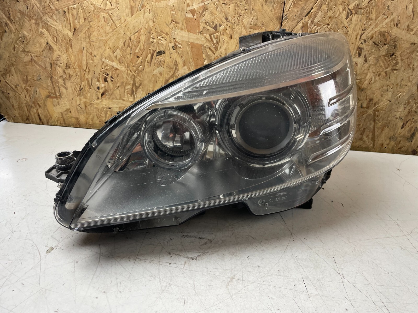 Mercedes S204 W204 BiXenonscheinwerfer Links Kurvenlicht A2048208961