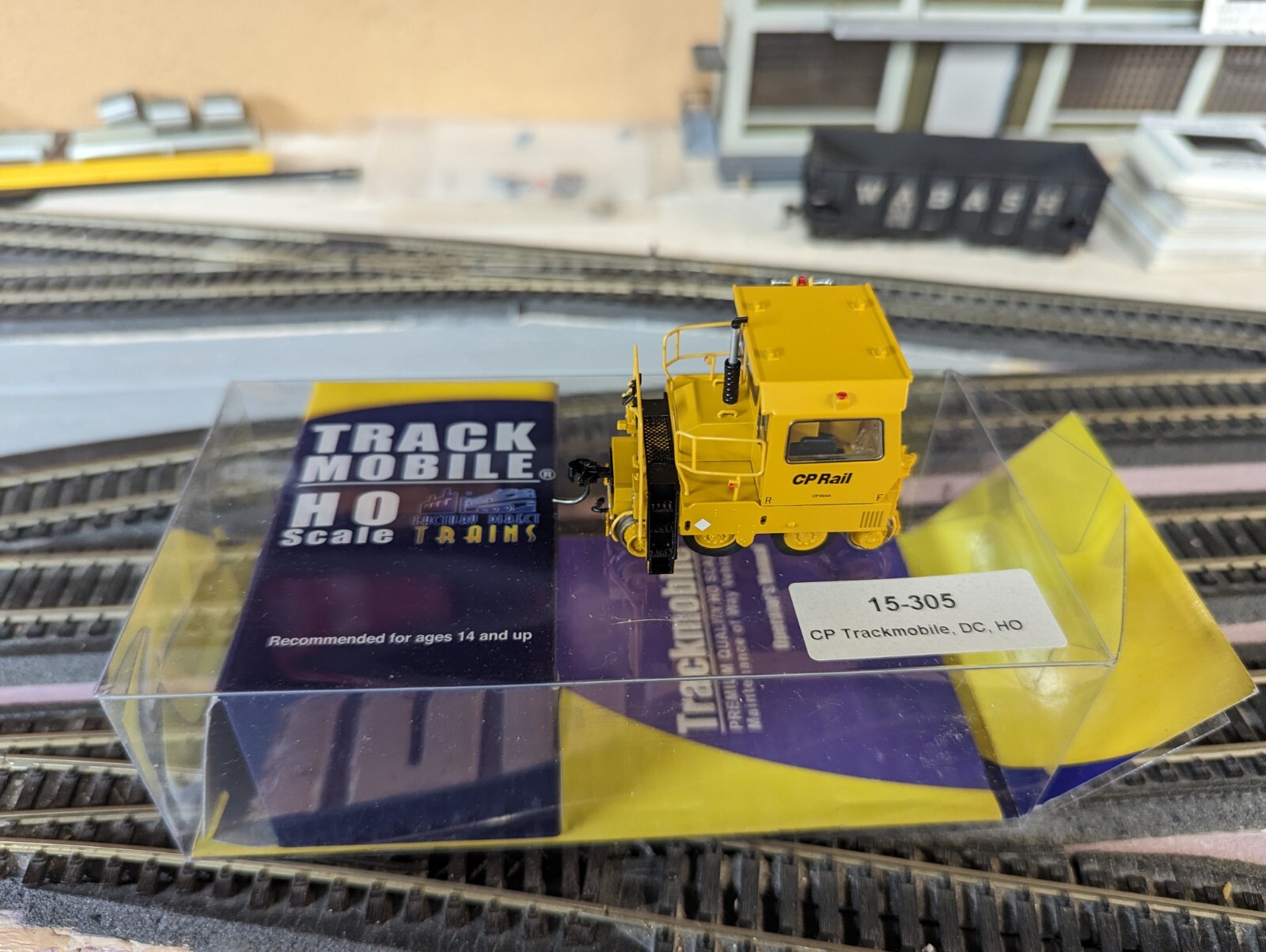 Factory Direct Trains Powered Track Mobile CP Rail Item 15305 DC