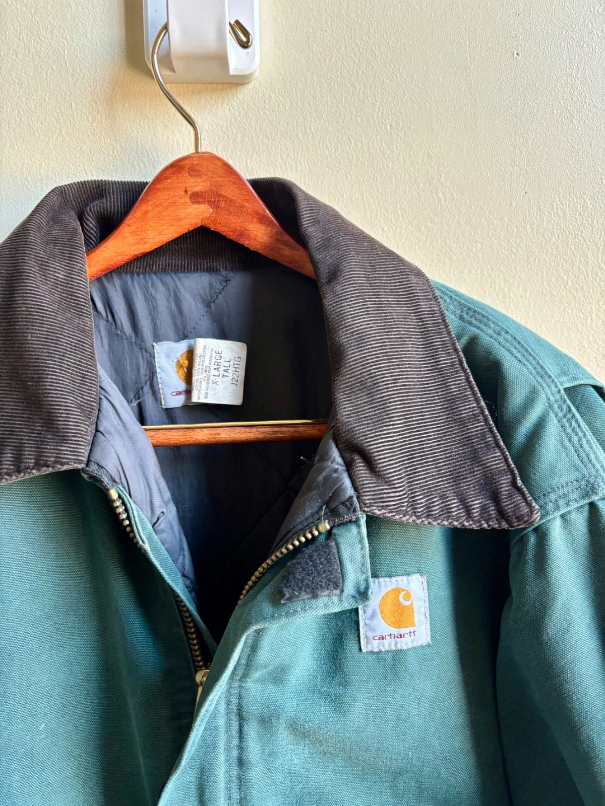 Vintage Carhartt J22HTG XL TALL hunter green - product detail image 2