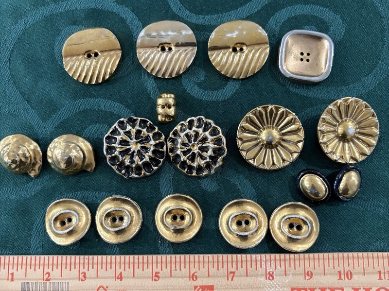 18 Lot Metallic GOLD CERAMIC Vintage Buttons Distressed