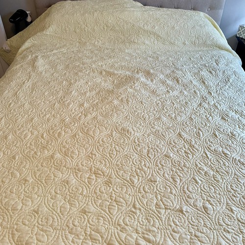 Madison Park King Quilt Set Yellow All Season Cozy Bedding 2 Standard Shams