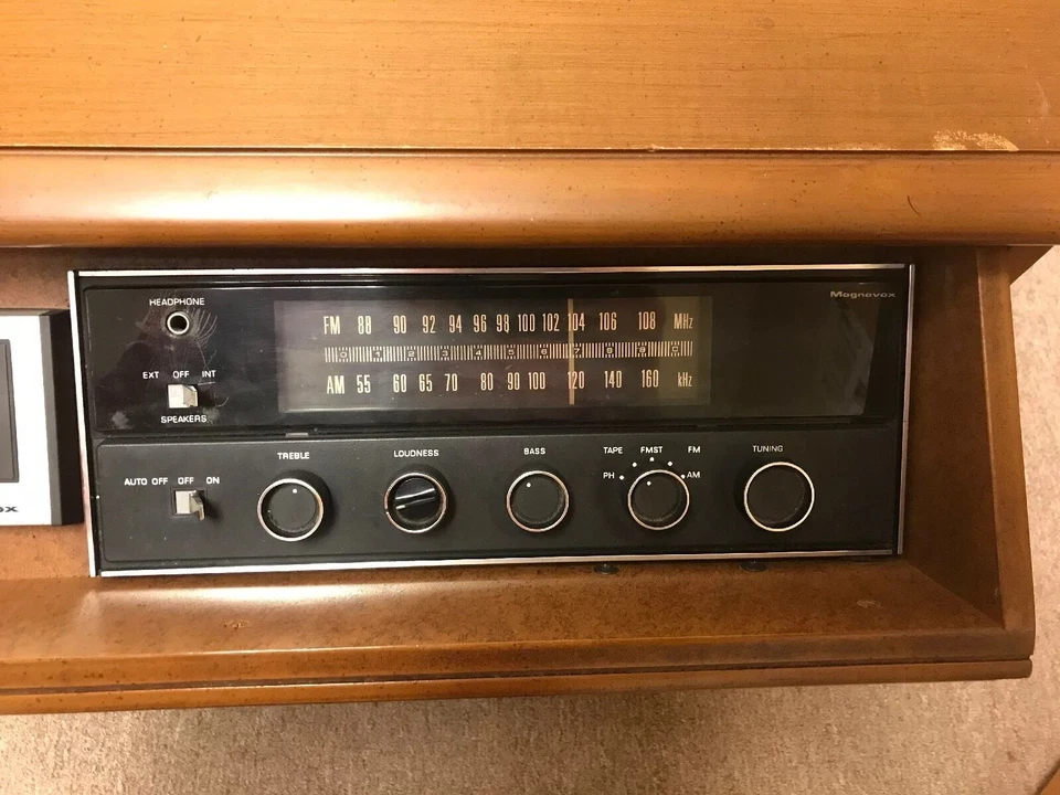 Rare VTG Mid Century Hidden Stereo 8-Track Console Magnavox *See Description* - Image 3 of 4