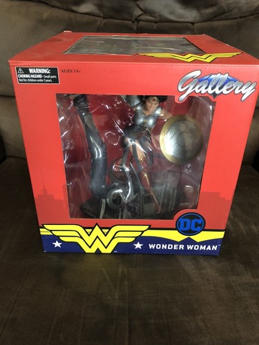 DC Official - Wonder Woman From Dark Knights:Metal - 25cm Statue