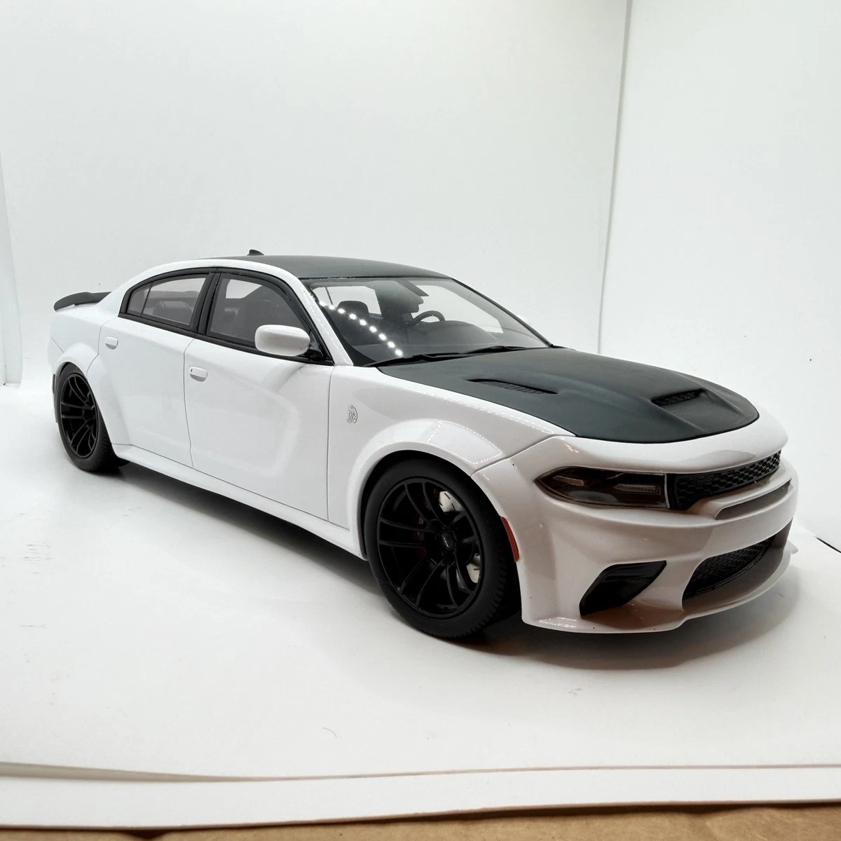 1/18 GTスピリット　ダッジ　チャージャー　ヘルキャット　ミニカー　ホワイト GTspirit Dodge 1:18 Scale Diecast & Toy Vehicles for sale - eBay