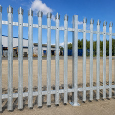 Galvanised Palisade Fencing 1.8m High 2.75m Bay Bolt Down Concrete In Barrier