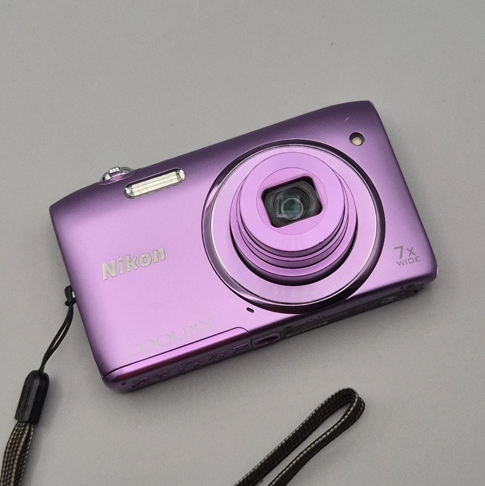 Nikon CoolPix S3500 20,1Mp Digital Compact Camera 7x Purple, Charger, SD, Great! - Photo 3/4