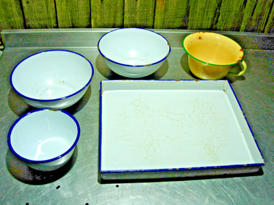 Auswahl Vintage blau & weiß Emaille Ware u.a. K.E.R Kockum Schweden