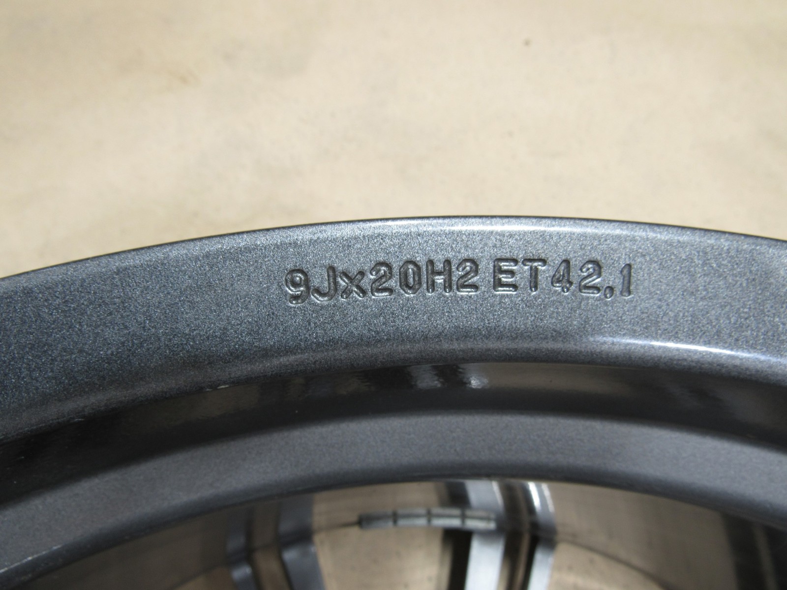 14-18 Aston Martin Vanquish 2014 Front Wheel Rim R20 x 9J 20 Inch ;:Y