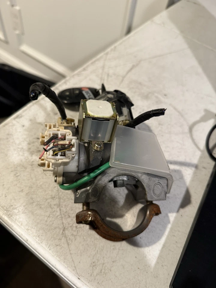 2004-2010 TOYOTA SIENNA ЗАМОК ЗАЖИГАНИЯ С КЛЮЧОМ - Изображение 3 из 4