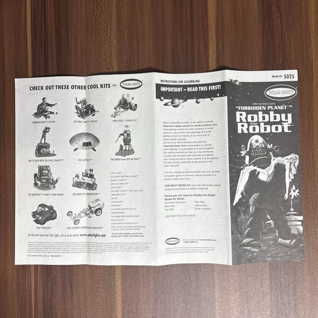 Lost in Space Robot & Robbie the Robot Plastic Model SET OF 2 LOST