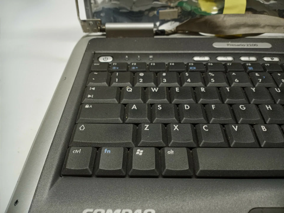 Compaq 2132RS Presario 2100 Laptop NO Ram/CPU/HDD/Caddy/Screen FOR PARTS - Image 4 of 4