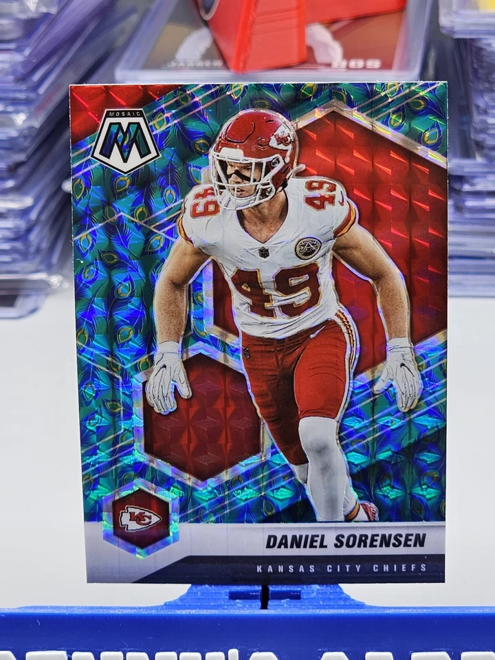 2021 Panini Mosaic Football Mosaic Peacock Prizm SSP Daniel Sorensen - Image 3 of 4