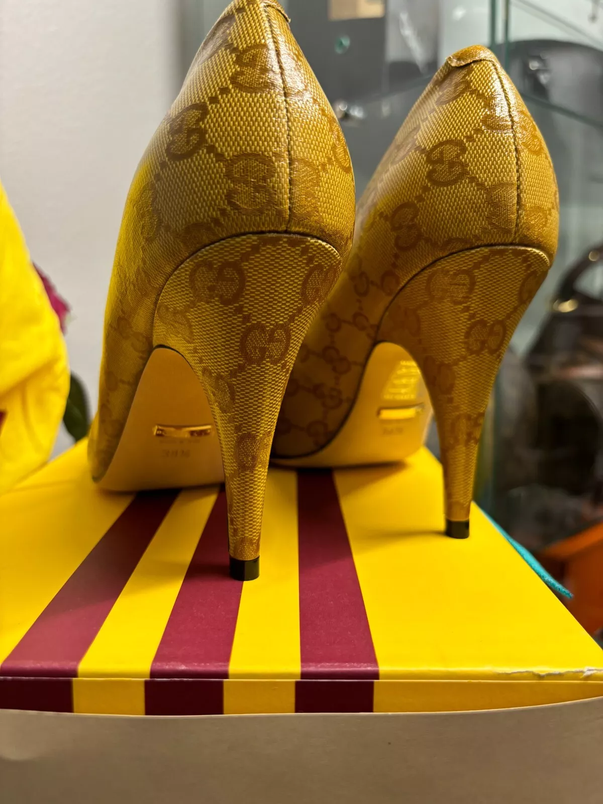POMPE ADIDAS IMPRIMÉE GUCCI taille 7,5 NEUVE !