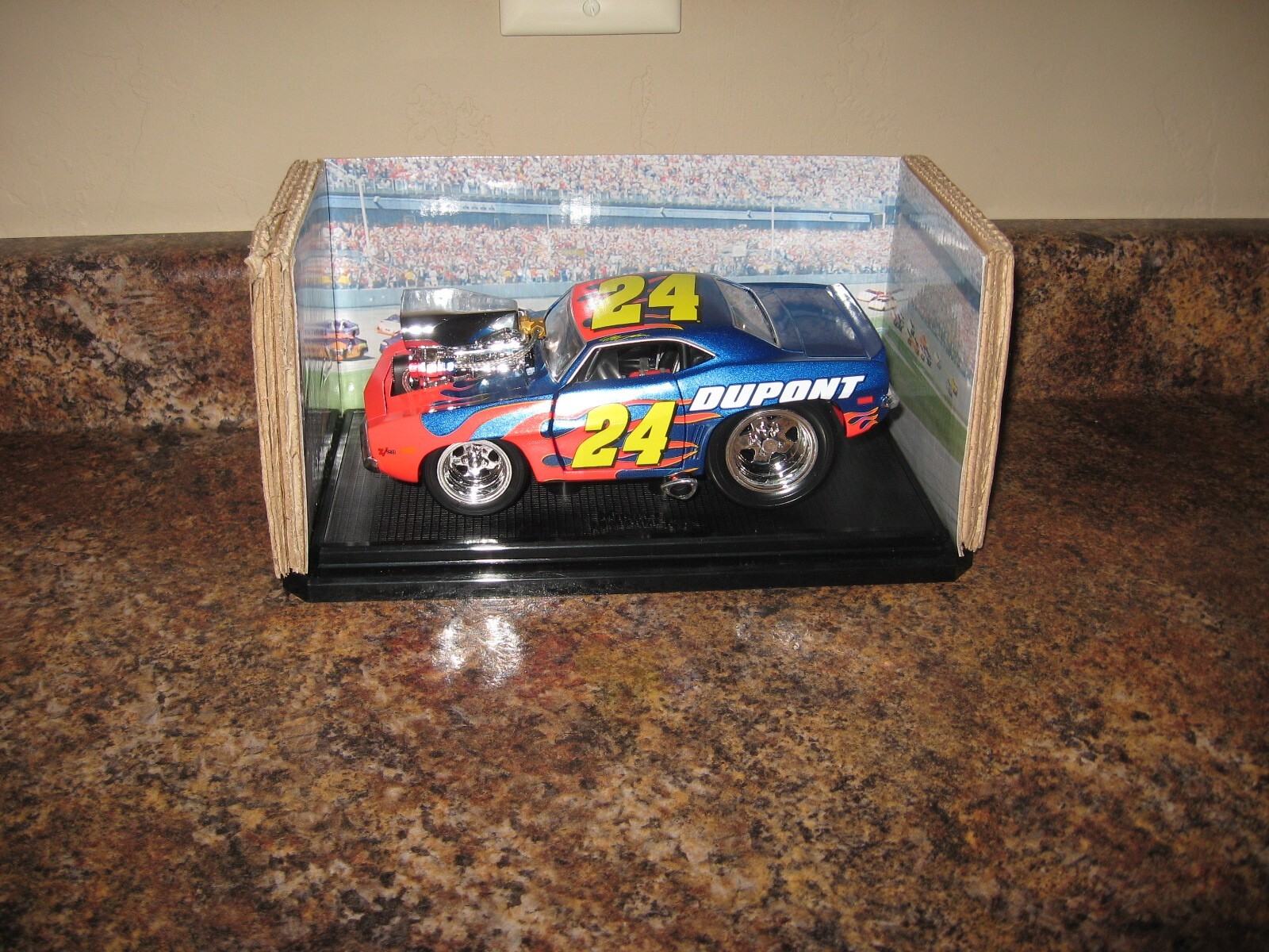 Picture 1 of 4
