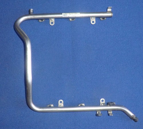 Mercedes Benz Einspritzleiste Kraftstoffversorgung A1120700095 W210 W163 W211