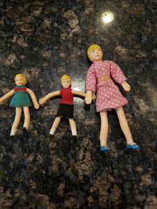 bendable dollhouse dolls