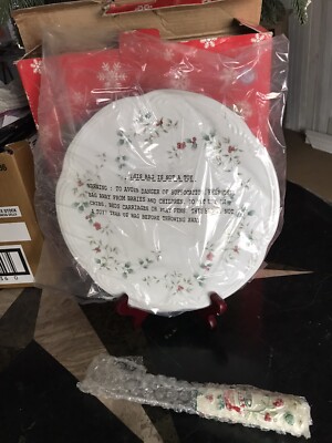 2 Pc Christmas Pfaltzgraff Cheese Tray W/sculpted Slicer￼￼￼ Winterberry W/ Box