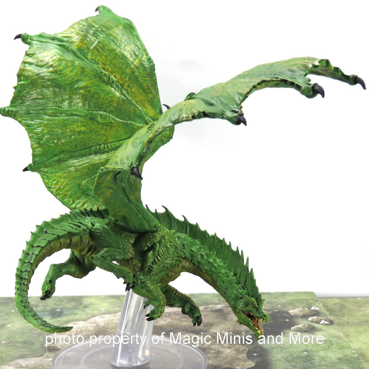  Medium Waddlewuddle Dragon グリーン Amazon.com: Pathfinder Battles Deep Cuts - Gargantuan Green