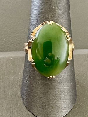 14k Yellow Gold 5.08ct Oval Nephrite  Jade Ring. Size 9 (A46)