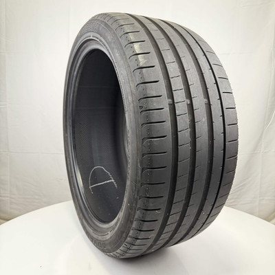 Used 285/40ZR22 Yokohama Advan Sport V107 MO1 110Y 8/32 (DOT 24)